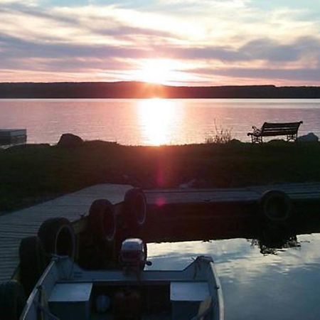 Wee Point Resort Manitowaning Екстер'єр фото
