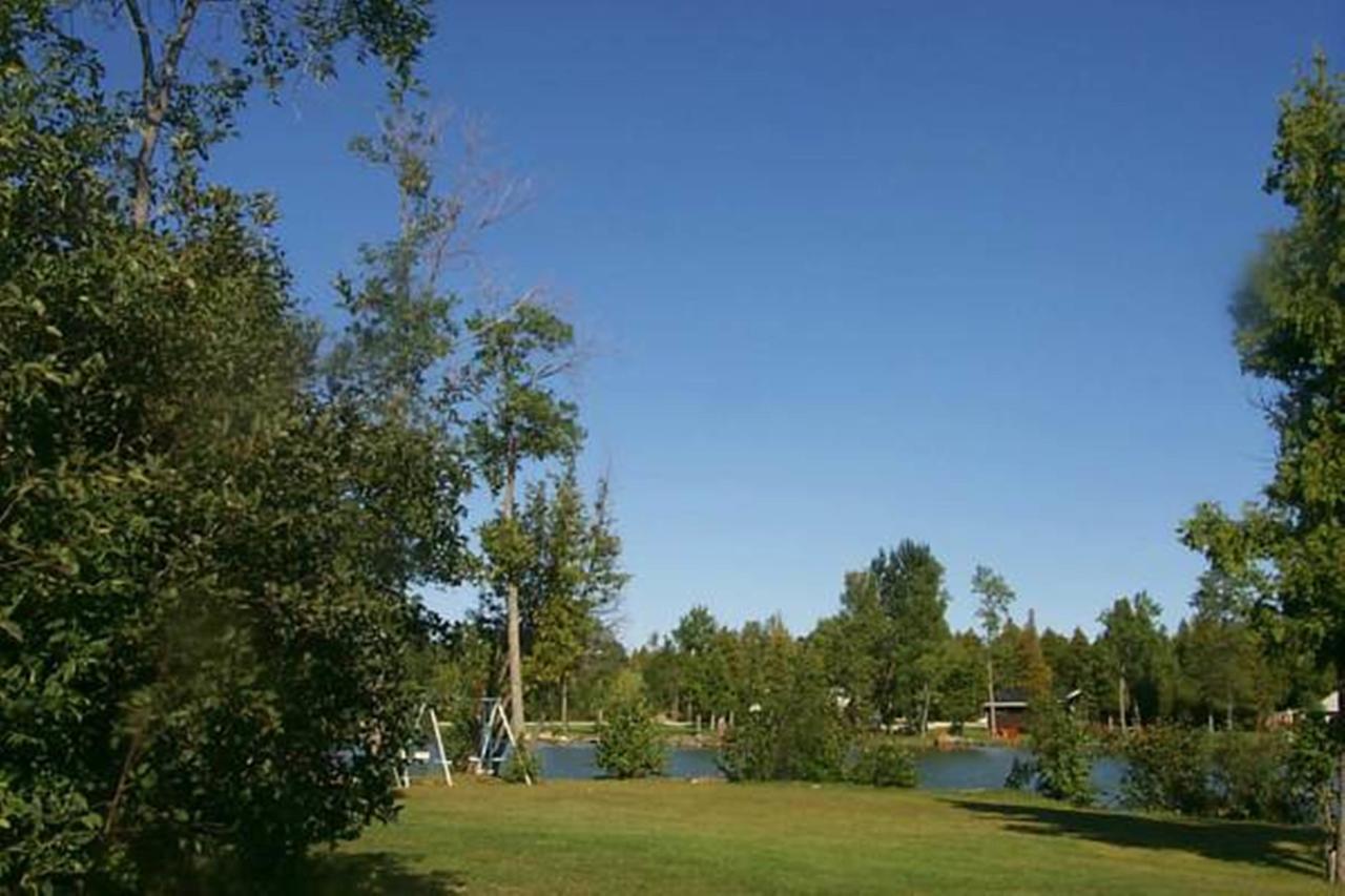 Wee Point Resort Manitowaning Екстер'єр фото