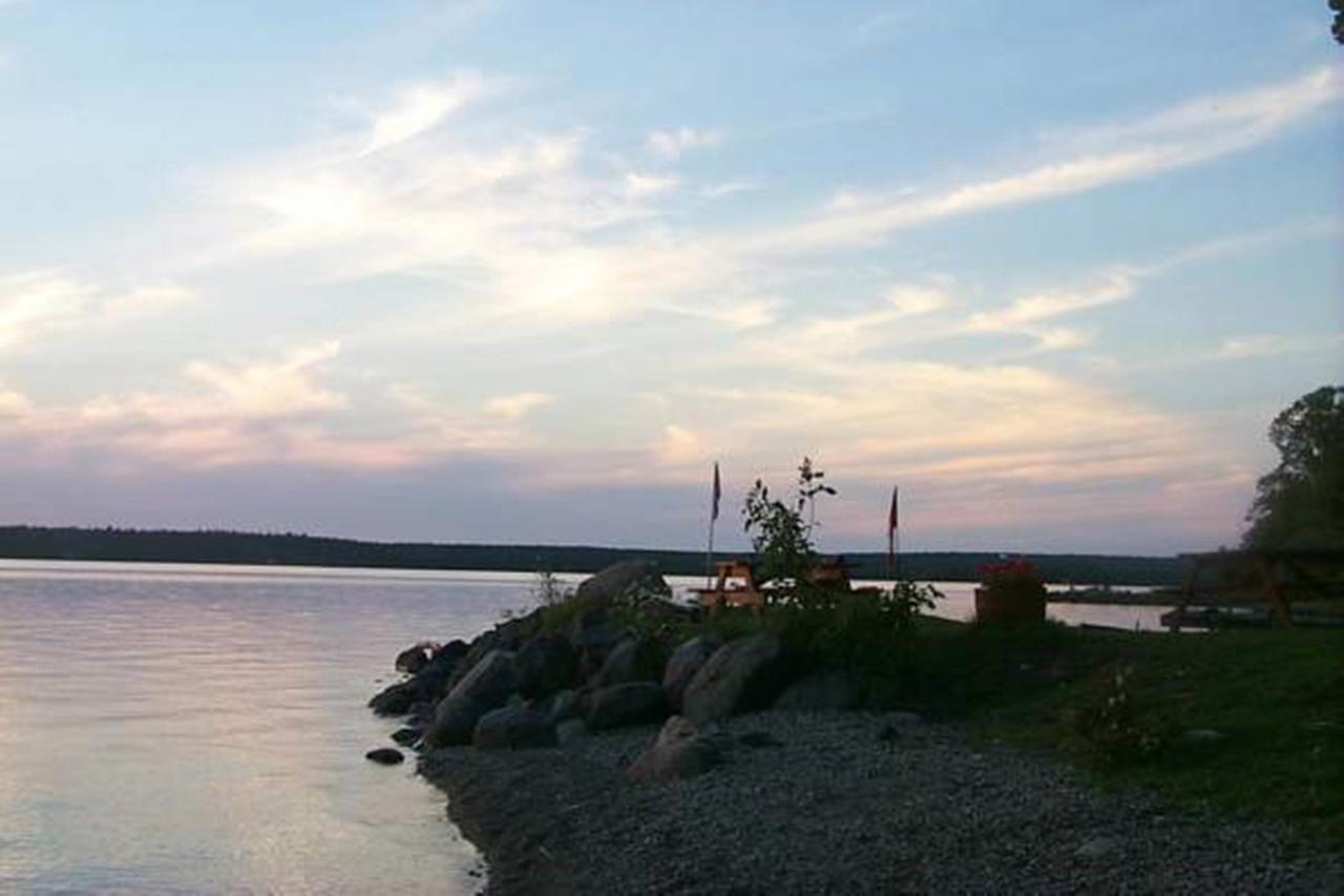 Wee Point Resort Manitowaning Екстер'єр фото