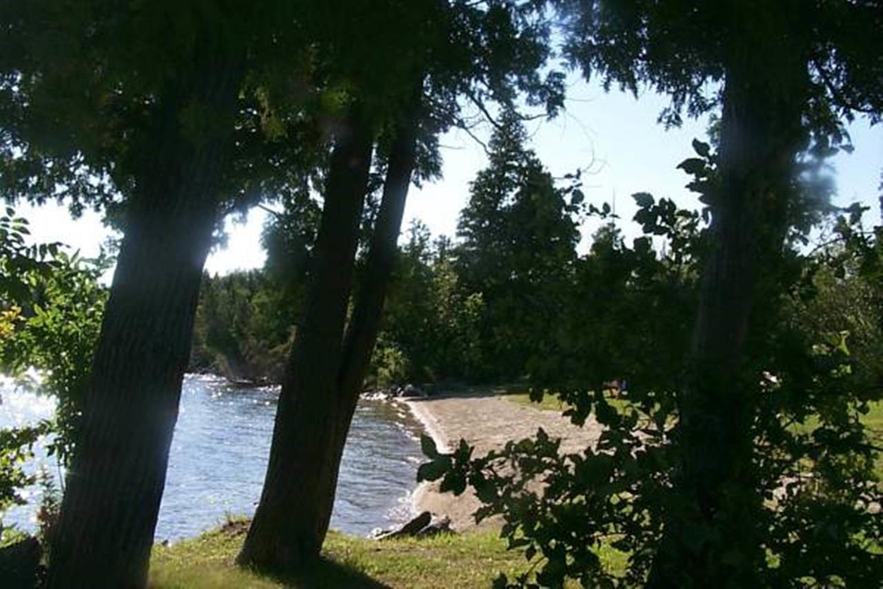 Wee Point Resort Manitowaning Екстер'єр фото